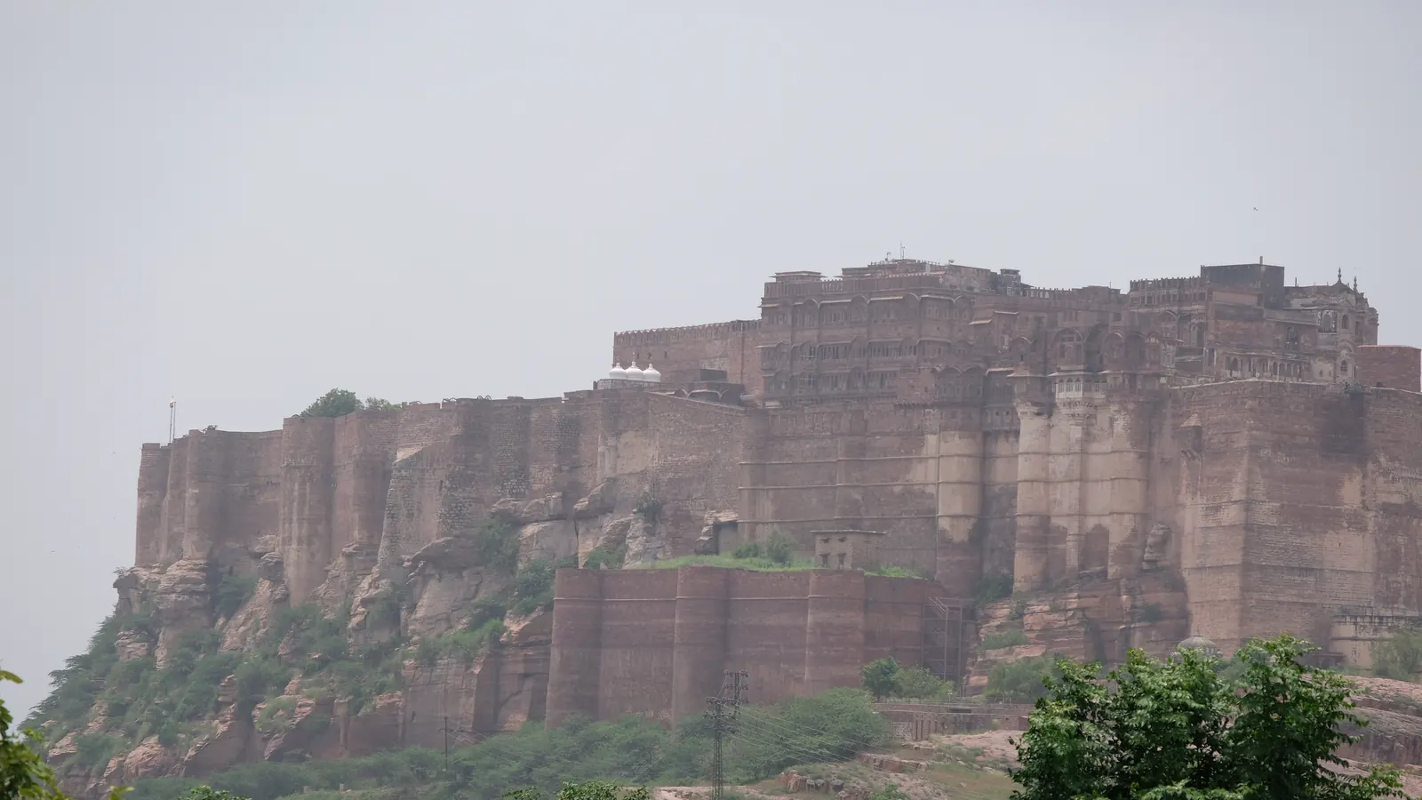Mehrangarh, Jodhpur &mdash; The walls were not built onto the cliff but cut out of it. In places you cannot tell where the rock ends.