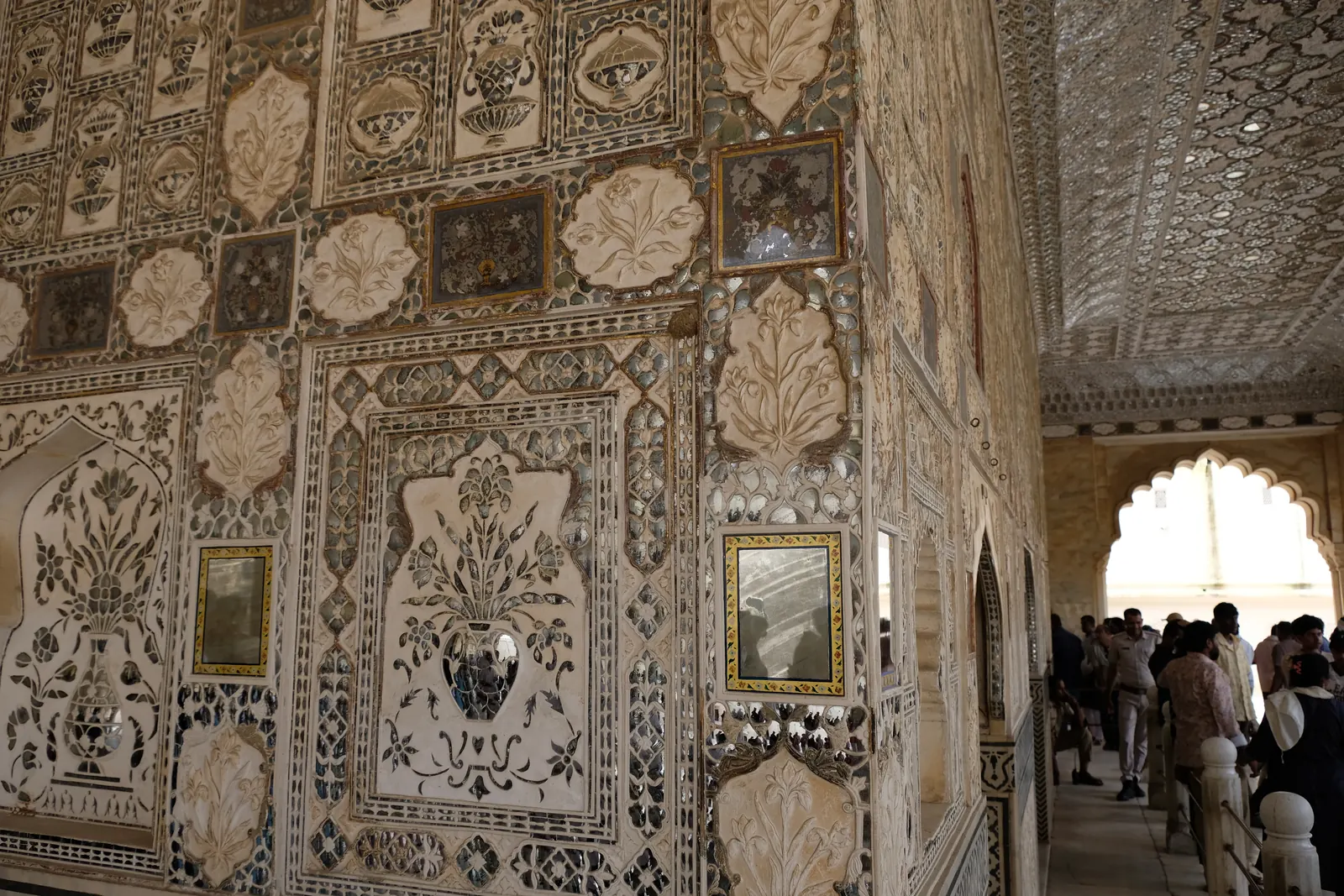 Sheesh Mahal, Amber Fort &mdash; The mirror hall inside the fort. The panels were cut so that a few candles would light the whole room.